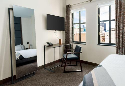 King Room image 4