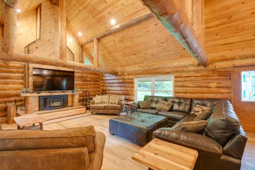 Secluded Greenville Cabin: Walk to Moosehead Lake! in Greenville (ME)