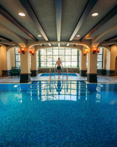 ทัศนียภาพ, โพสต์ โฮเต็ล แอนด์ สปา (Post Hotel and Spa) in เลกหลุยส์ (AB)