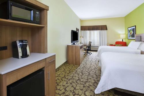 Hilton Garden Inn Wichita - image 7