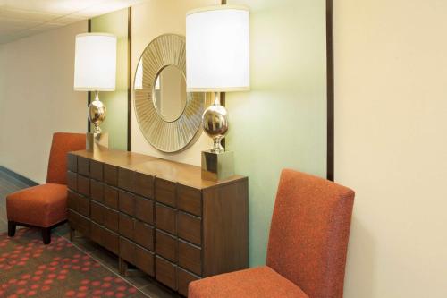Hampton Inn Muskegon - image 4