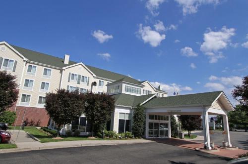. Hilton Garden Inn Westbury