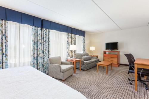 Hampton Inn Morehead City - image 9