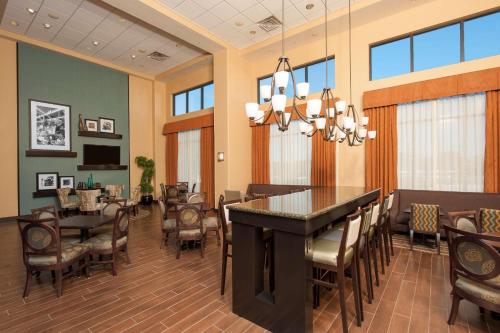 Hampton Inn & Suites Moline-Quad City Int'l Aprt