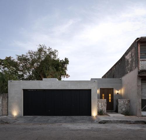 2 Bedrooms w/tv room and studio w/pool and garage in Mérida, Mexico