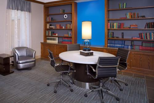 DoubleTree by Hilton Hotel Chicago Wood Dale - Elk Grove in Wood Dale, USA