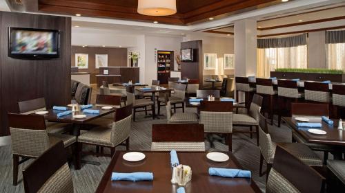 DoubleTree by Hilton Chicago-Wood Dale/Itasca - image 13