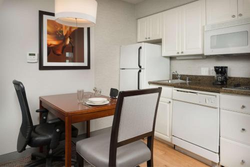 Homewood Suites By Hilton Vancouver-Portland