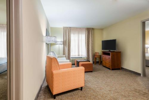 2 bedrooms, 4 beds
