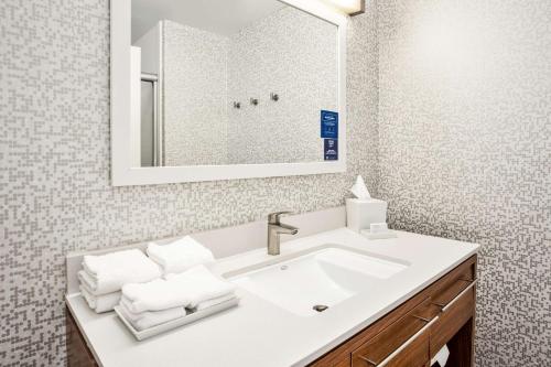 Home2 Suites by Hilton San Antonio Downtown - Riverwalk, TX in San Antonio, USA