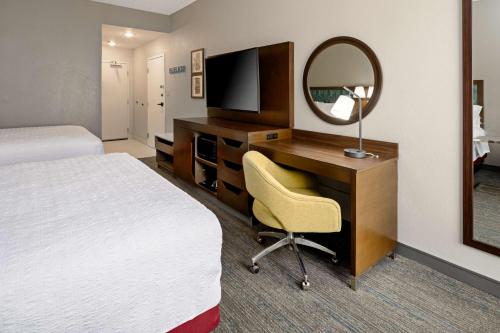 2 queen beds