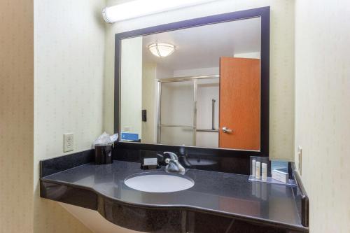 Hampton Inn Richmond - South - image 2