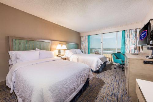 Oceanfront Queen Room with Two Queen Beds - Non-Smoking image 7