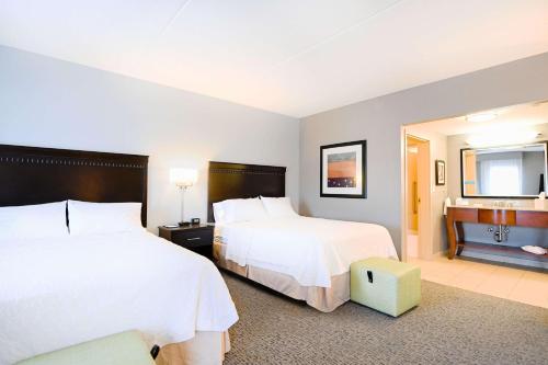 Queen Studio Suite with Two Queen Beds - Non-Smoking