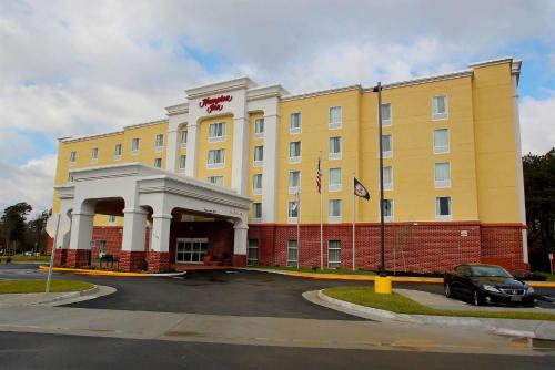 Hampton Inn By Hilton Suffolk VA