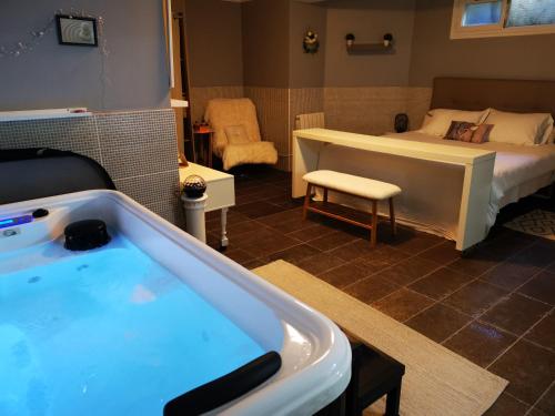 Suite Jacuzzi au calme in Andilly