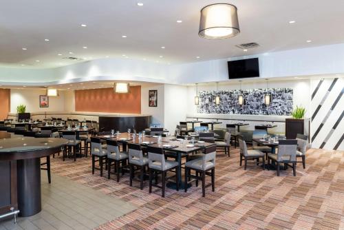 DoubleTree by Hilton Grand Rapids-Airport - image 11