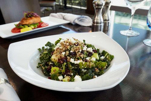 DoubleTree by Hilton San Francisco Airport North - image 3