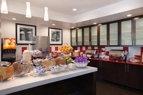 Hampton Inn & Suites Anaheim Garden Grove in Anaheim, USA