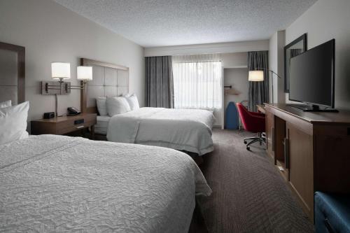 Hampton Inn & Suites Anaheim Garden Grove - image 13
