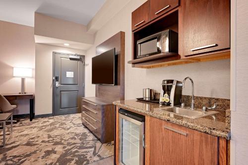 DoubleTree by Hilton Denver International Airport, CO