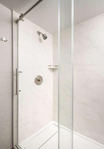Two-Room King Suite - Non-Smoking image 5