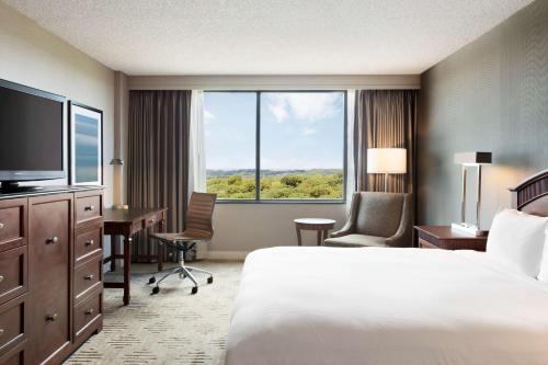 Hilton East Brunswick - image 6