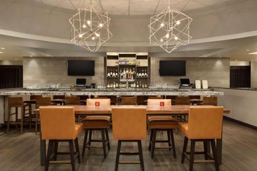 Hilton East Brunswick - image 11