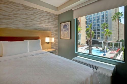 Studio Suite with Two Queen Beds - Hearing Access/Non-Smoking image 7
