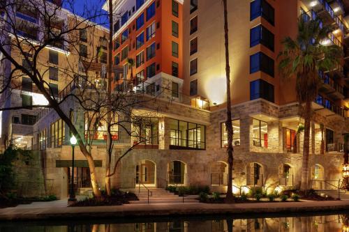 Hampton Inn By Hilton & Suites San Antonio Riverwalk