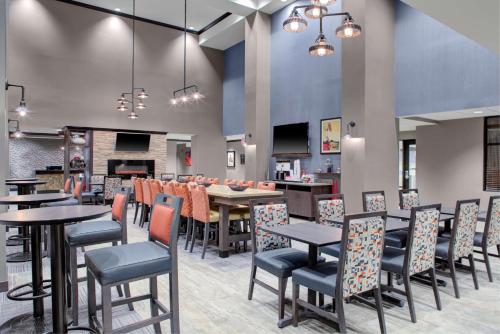 Hampton Inn And Suites By Hilton Columbus Scioto Downs, Oh