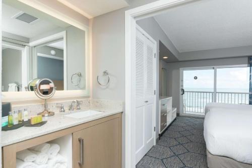 DoubleTree Suites by Hilton Melbourne Beach Oceanfront