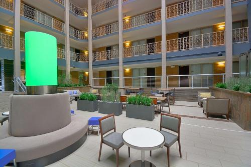 Embassy Suites by Hilton Denver Central Park - image 12