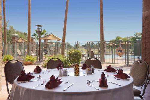 Embassy Suites By Hilton Hotel Phoenix-Scottsdale
