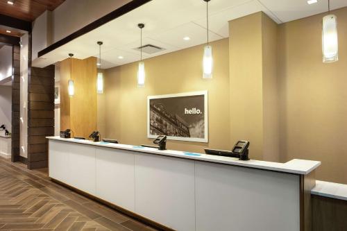 Hampton Inn By Hilton & Suites Teaneck/Glenpointe