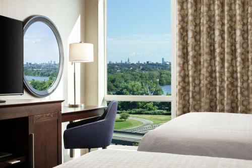 Queen Room with 2 Queen Beds and City View - Non-Smoking