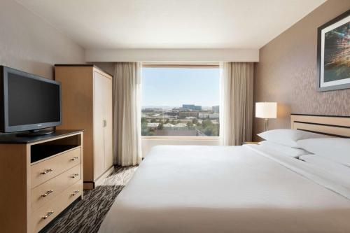 Embassy Suites by Hilton Convention Center Las Vegas - image 2