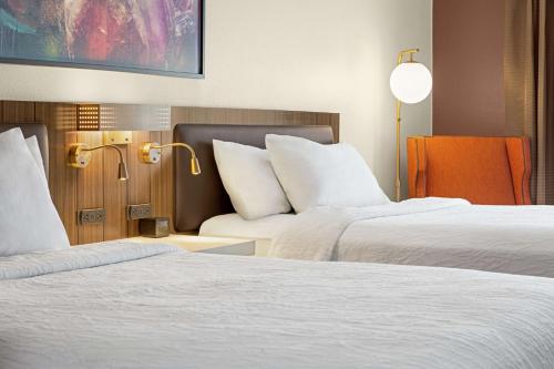 Hilton Garden Inn Allentown Bethlehem Airport - image 2
