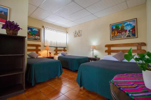 2 double beds, 1 twin bed