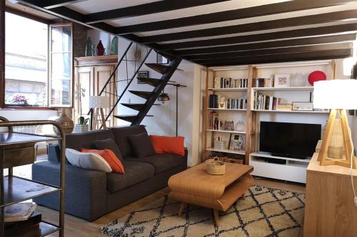 Authentic Loft with Mezzanine & Exposed Stones Heart of Lyon, Lyon