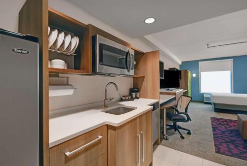 Home2 Suites by Hilton Atlanta Airport North - image 7