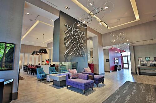 Hampton Inn & Suites Asheville Biltmore Area - image 10