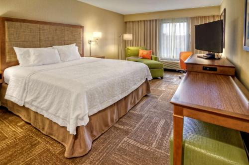 Hampton Inn and Suites Asheville Airport