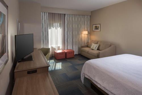 Hampton Inn & Suites-Asheville Biltmore Village NC - image 11