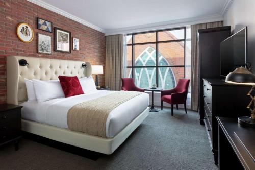 The Foundry Hotel Asheville, Curio Collection by Hilton