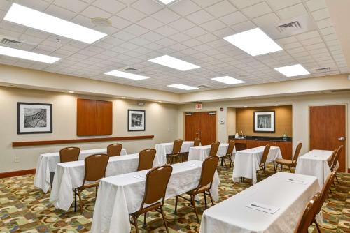Hampton Inn Hendersonville - image 13