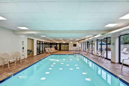 Hampton Inn & Suites Wilkes-Barre - image 12