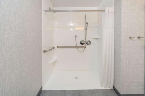 Hampton Inn Swedesboro Philadelphia - image 14