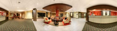 DoubleTree by Hilton Bradley International Airport