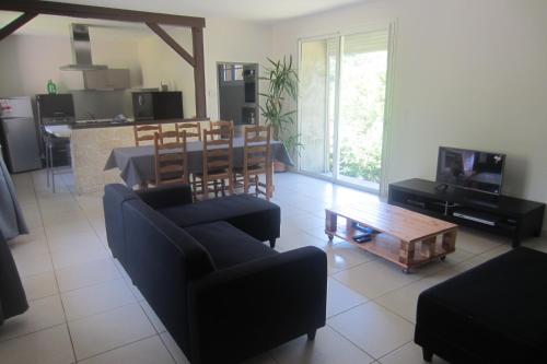 Maison Au Milieu De La Foret in Verreries-de-Moussans